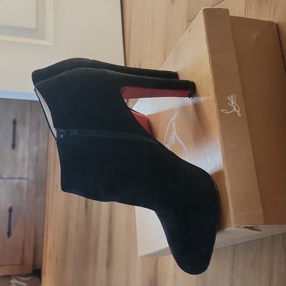 Christian Louboutin black suede Vicky booties - Picture 2 of 7